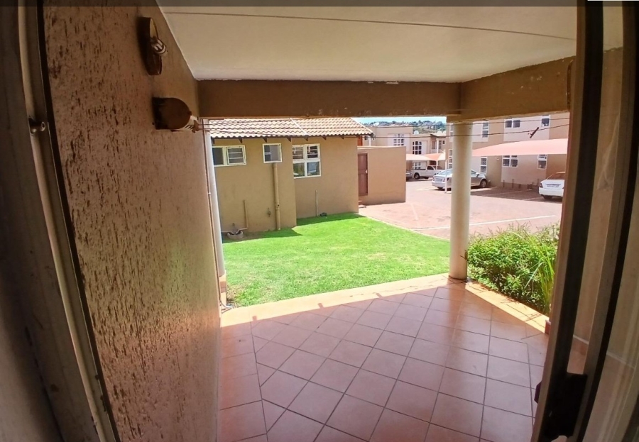 2 Bedroom Property for Sale in Mondeor Gauteng