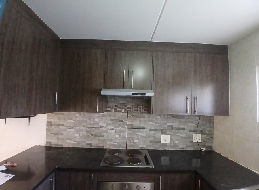 2 Bedroom Property for Sale in Mondeor Gauteng