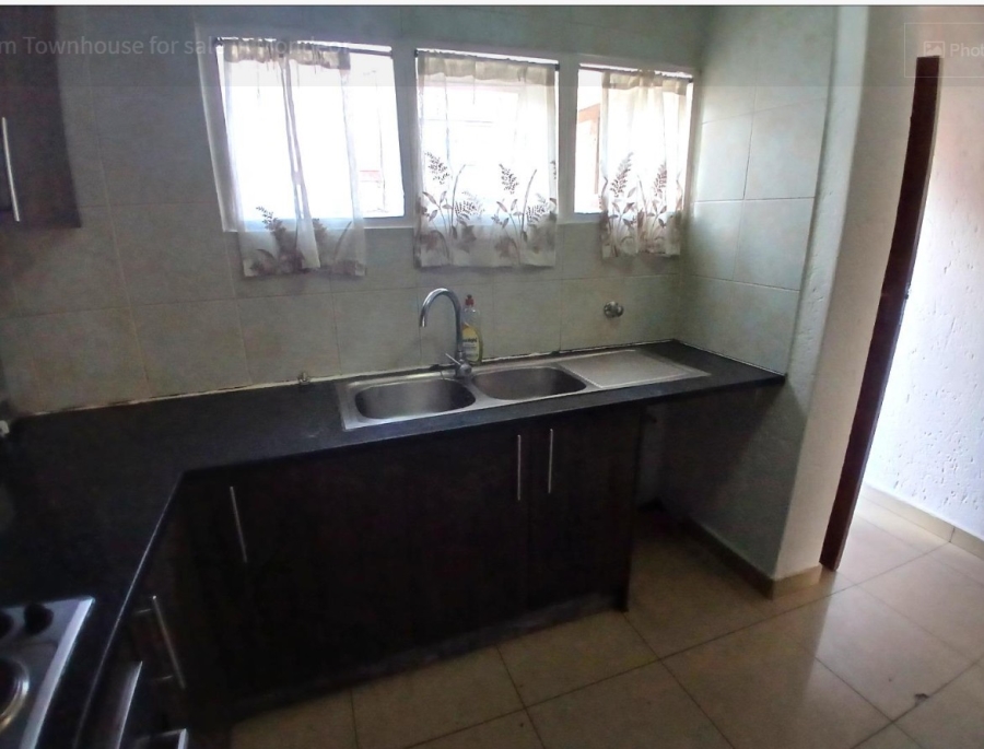 2 Bedroom Property for Sale in Mondeor Gauteng