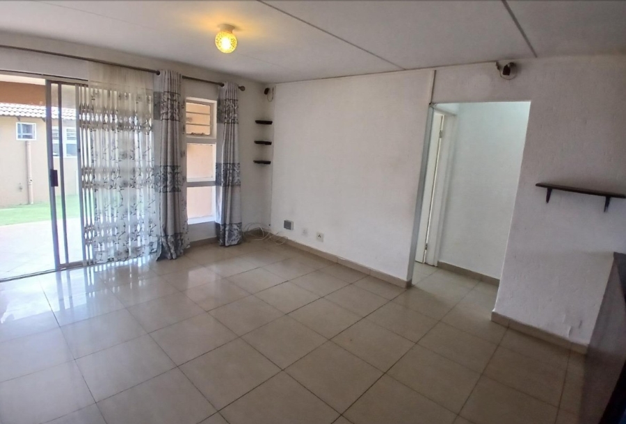 2 Bedroom Property for Sale in Mondeor Gauteng