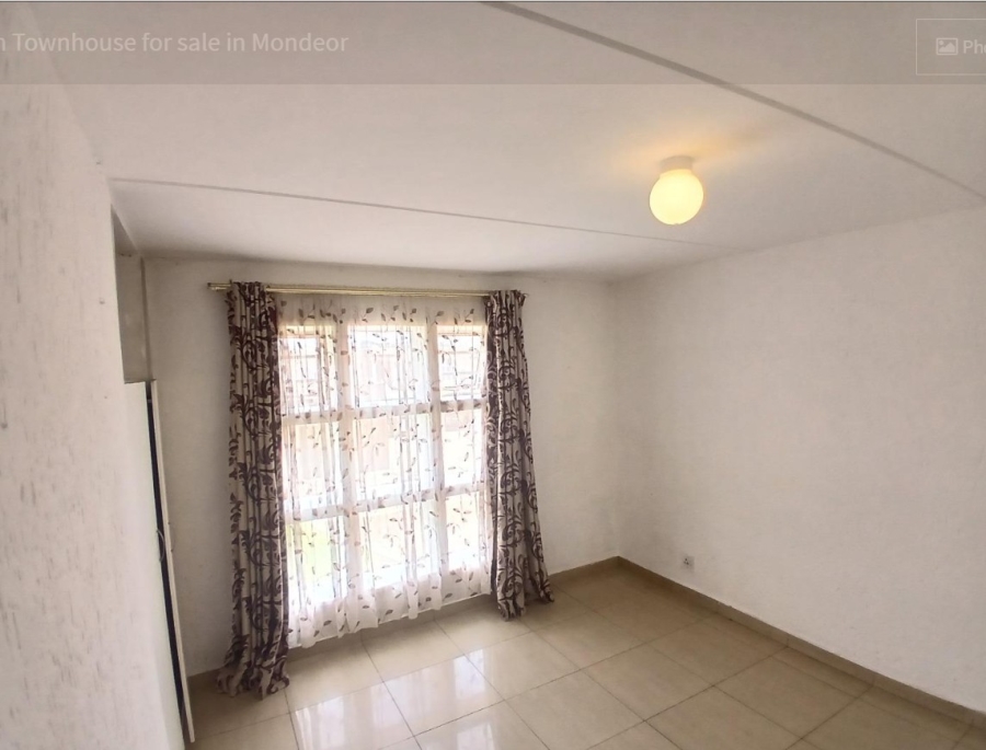 2 Bedroom Property for Sale in Mondeor Gauteng