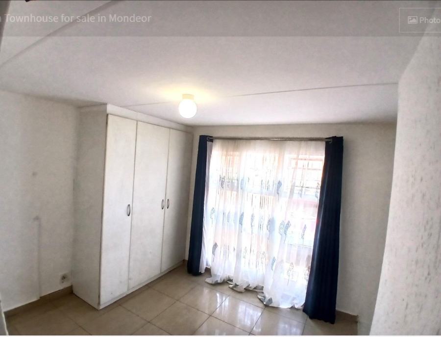 2 Bedroom Property for Sale in Mondeor Gauteng