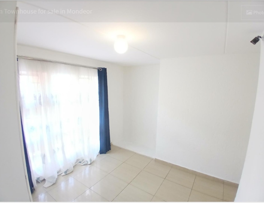 2 Bedroom Property for Sale in Mondeor Gauteng