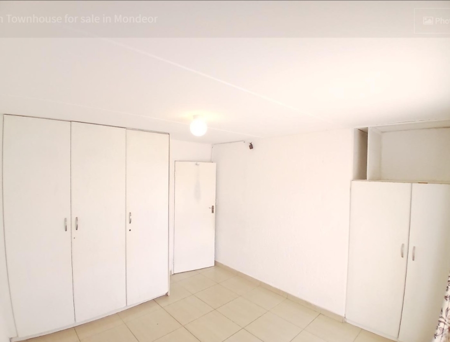 2 Bedroom Property for Sale in Mondeor Gauteng