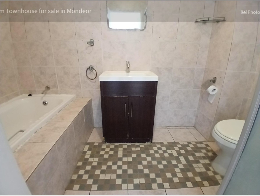2 Bedroom Property for Sale in Mondeor Gauteng