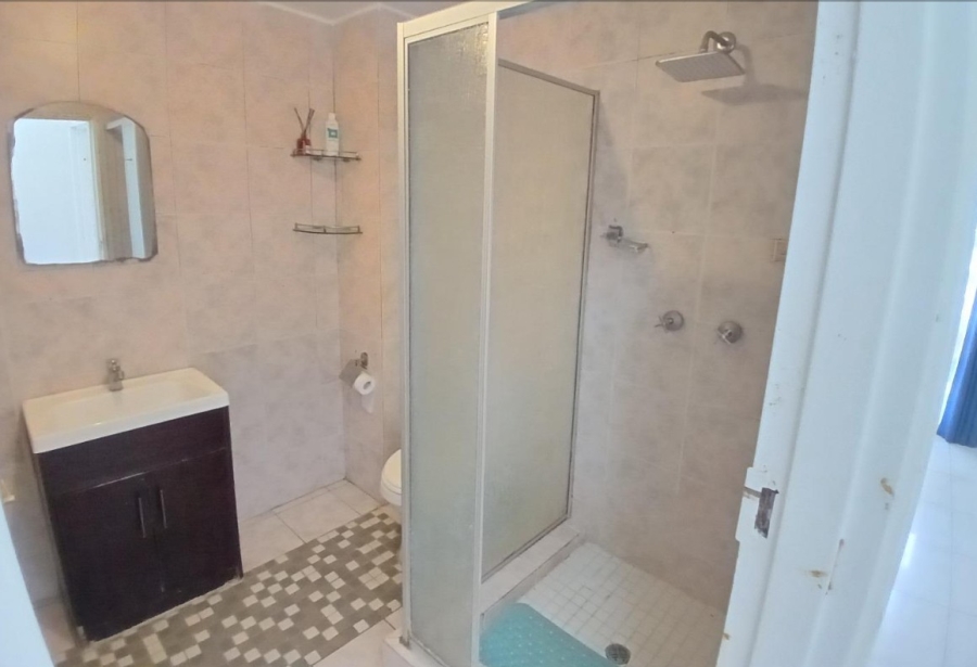 2 Bedroom Property for Sale in Mondeor Gauteng