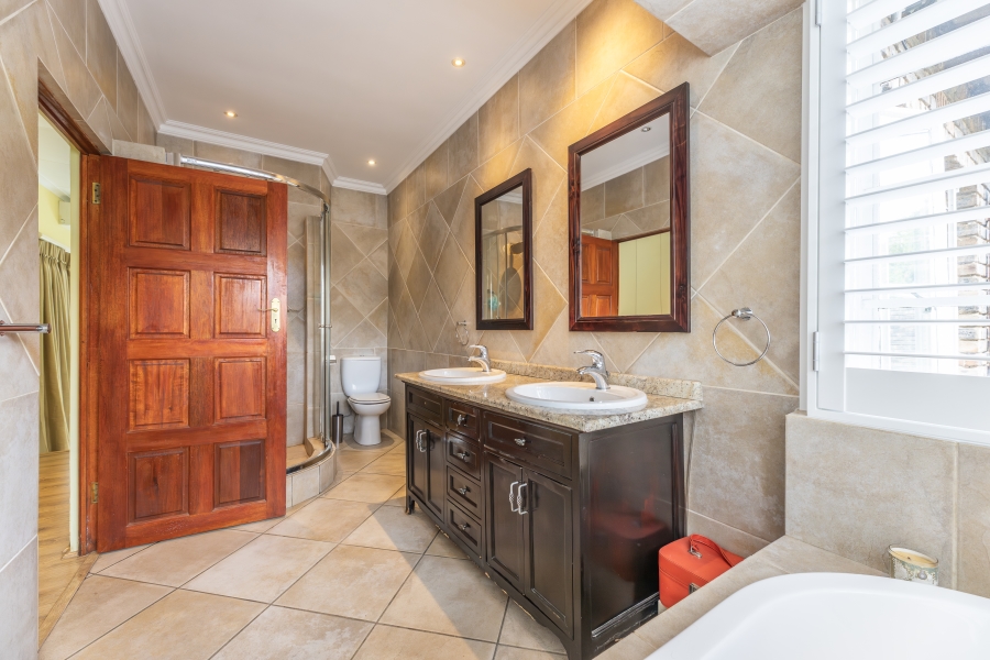 4 Bedroom Property for Sale in Norscot Gauteng