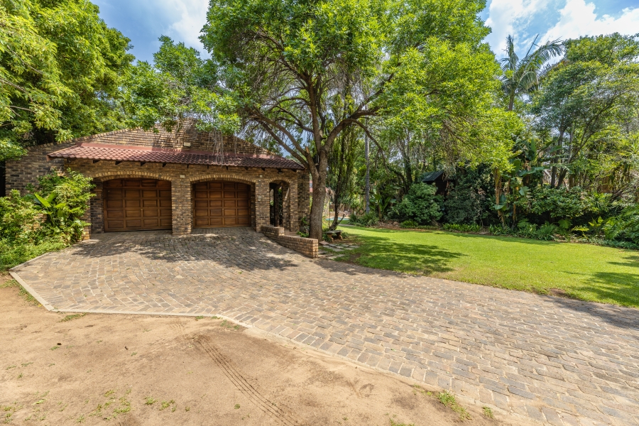 4 Bedroom Property for Sale in Norscot Gauteng