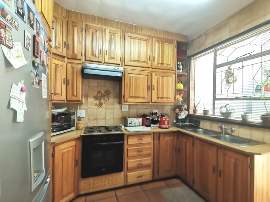 2 Bedroom Property for Sale in Brackenhurst Gauteng