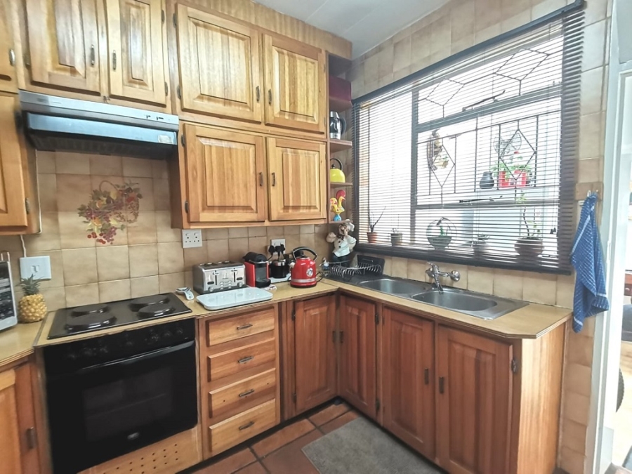 2 Bedroom Property for Sale in Brackenhurst Gauteng