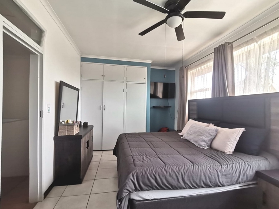2 Bedroom Property for Sale in Brackenhurst Gauteng