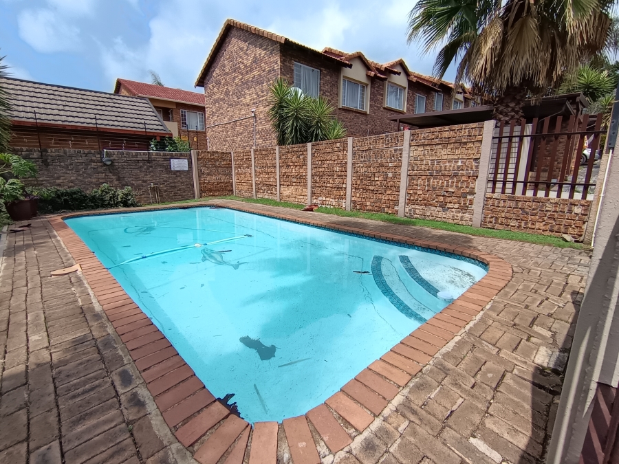 2 Bedroom Property for Sale in Glenvista Gauteng