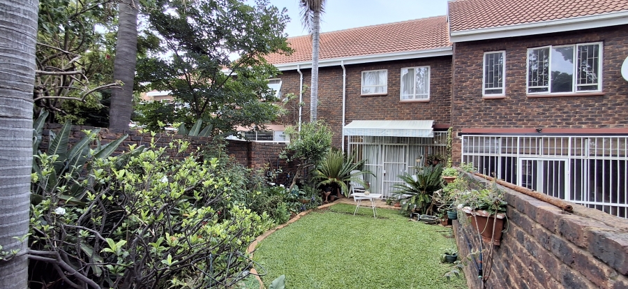 2 Bedroom Property for Sale in Garsfontein Gauteng