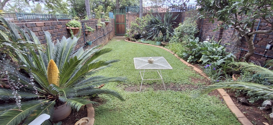 2 Bedroom Property for Sale in Garsfontein Gauteng