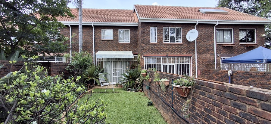 2 Bedroom Property for Sale in Garsfontein Gauteng
