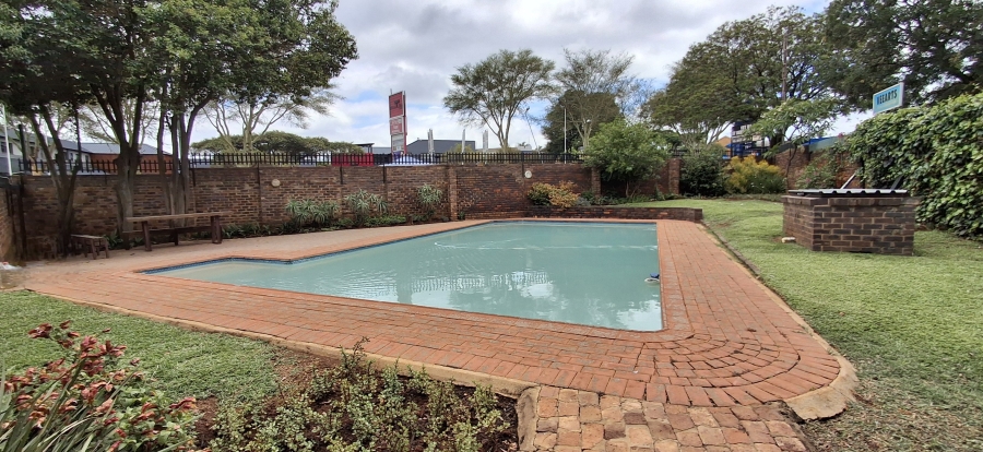 2 Bedroom Property for Sale in Garsfontein Gauteng