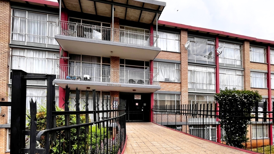1 Bedroom Property for Sale in Symhurst Gauteng