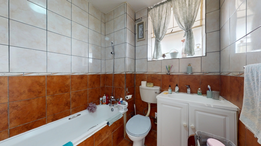 1 Bedroom Property for Sale in Symhurst Gauteng
