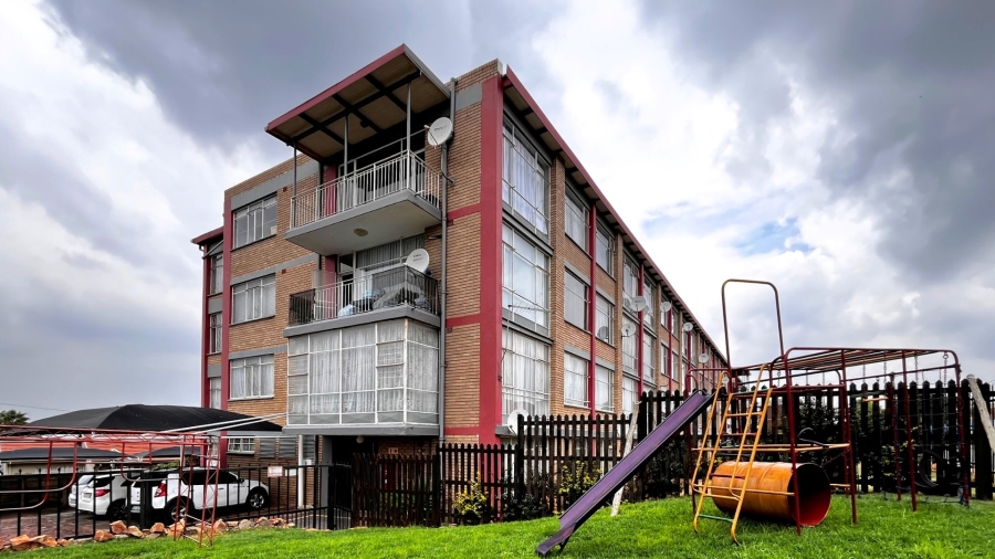 1 Bedroom Property for Sale in Symhurst Gauteng