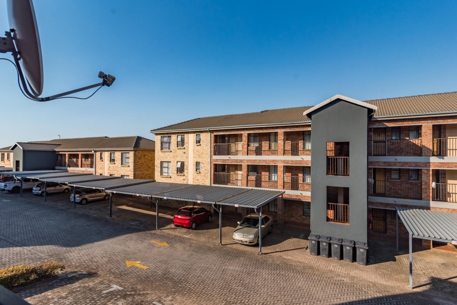 2 Bedroom Property for Sale in Weltevreden Park Gauteng