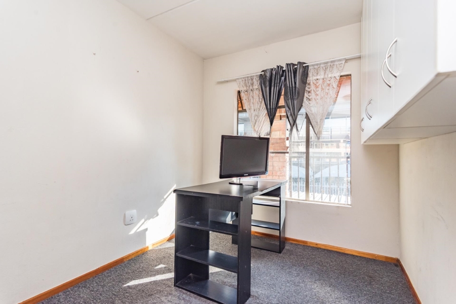 2 Bedroom Property for Sale in Weltevreden Park Gauteng