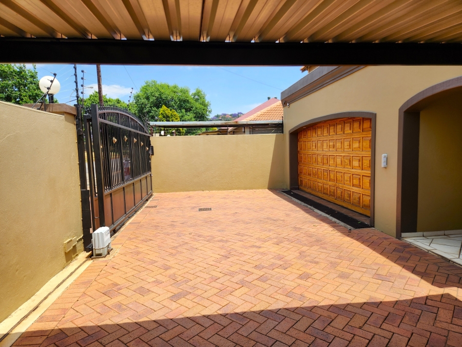 4 Bedroom Property for Sale in Kensington Gauteng