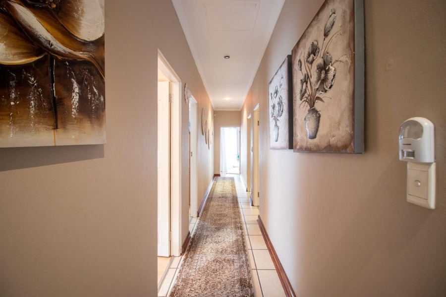 4 Bedroom Property for Sale in New Redruth Gauteng