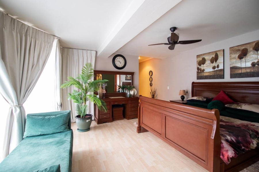 4 Bedroom Property for Sale in New Redruth Gauteng