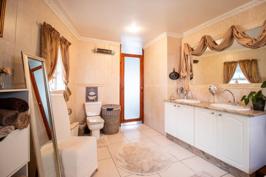 4 Bedroom Property for Sale in New Redruth Gauteng