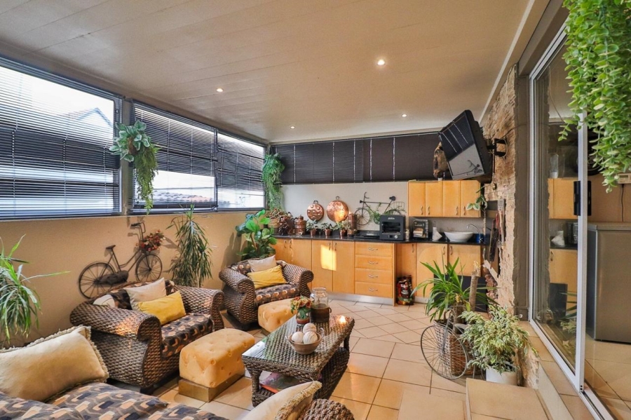 4 Bedroom Property for Sale in New Redruth Gauteng