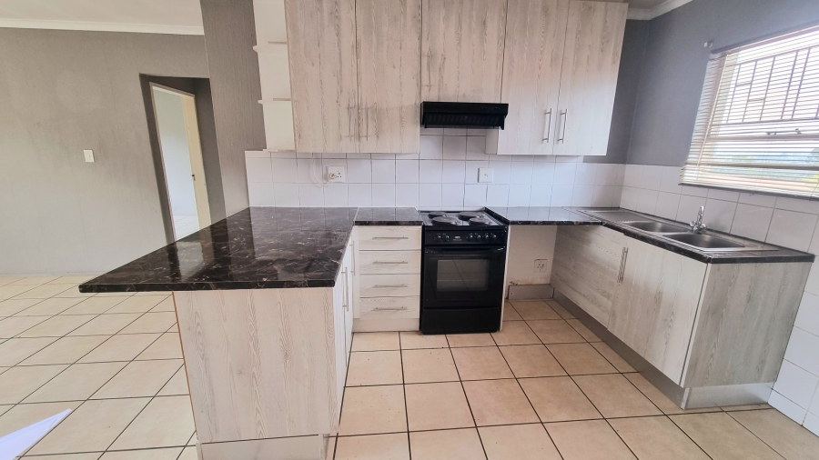 3 Bedroom Property for Sale in Halfway Gardens Gauteng
