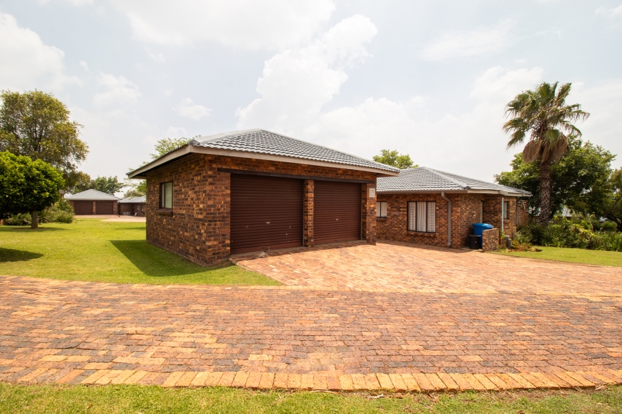 4 Bedroom Property for Sale in Vaal Marina Gauteng