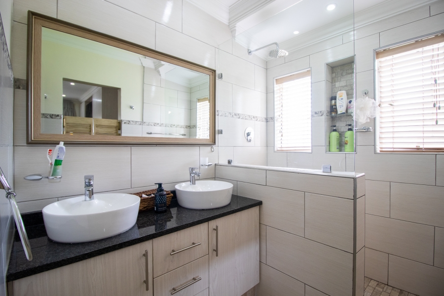 4 Bedroom Property for Sale in Vaal Marina Gauteng