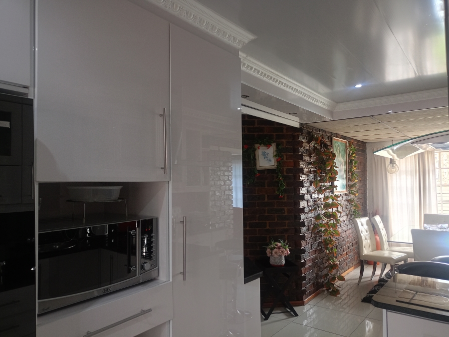 3 Bedroom Property for Sale in Waldrift Gauteng