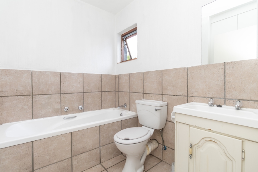 1 Bedroom Property for Sale in Paulshof Gauteng