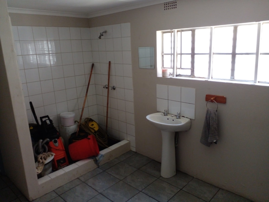 To Let commercial Property for Rent in Apex Gauteng