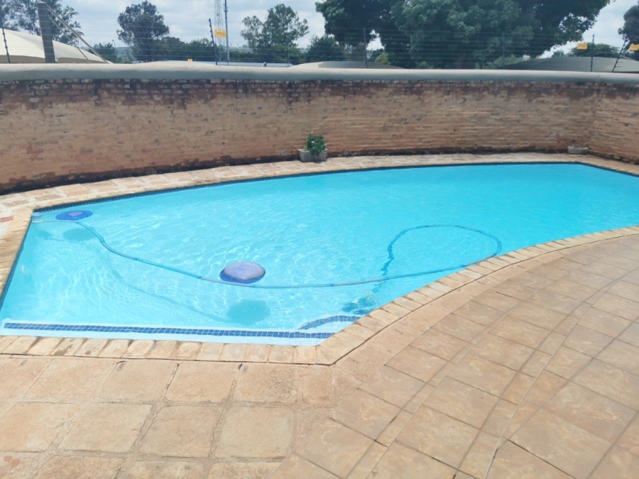 To Let 1 Bedroom Property for Rent in Eldoraigne Gauteng