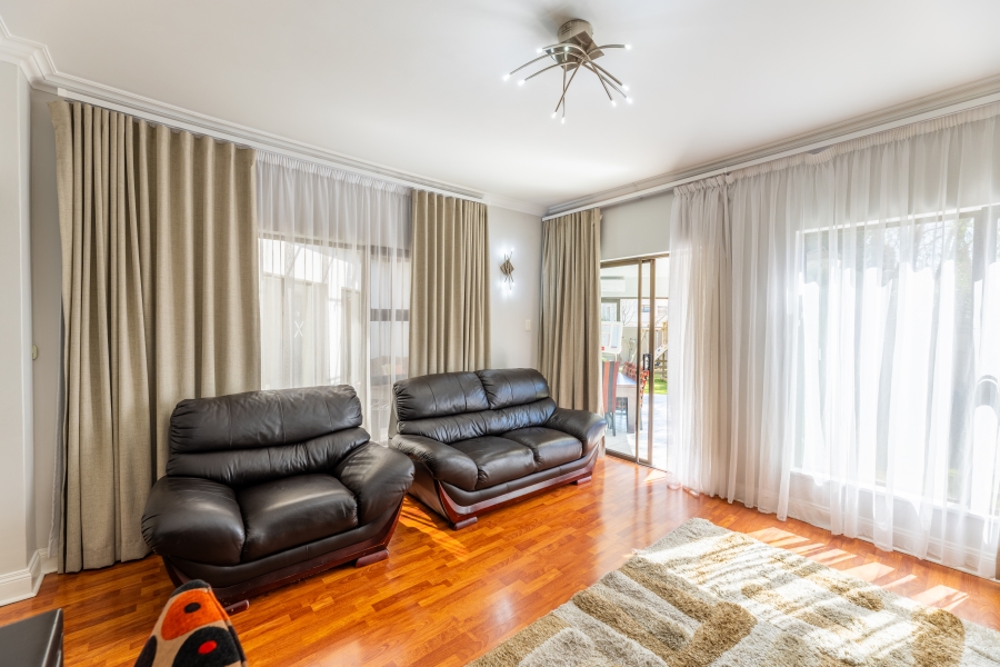 4 Bedroom Property for Sale in Sunninghill Gauteng