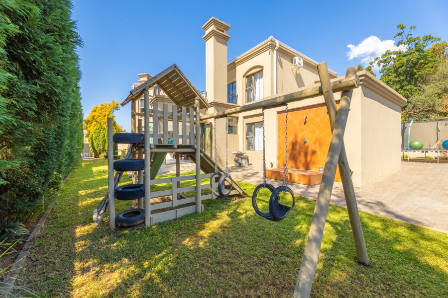 4 Bedroom Property for Sale in Sunninghill Gauteng