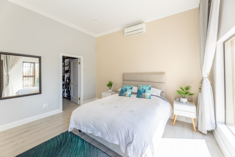 4 Bedroom Property for Sale in Sunninghill Gauteng