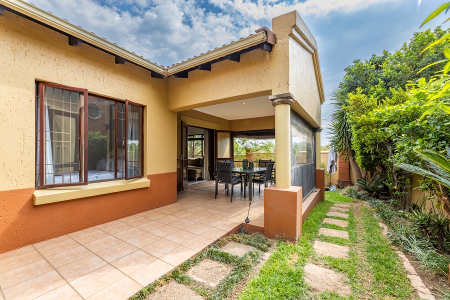 2 Bedroom Property for Sale in Douglasdale Gauteng
