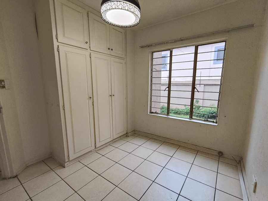 To Let 2 Bedroom Property for Rent in Fairland Gauteng