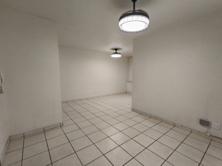 To Let 2 Bedroom Property for Rent in Fairland Gauteng