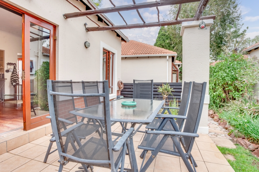 2 Bedroom Property for Sale in Sunninghill Gauteng
