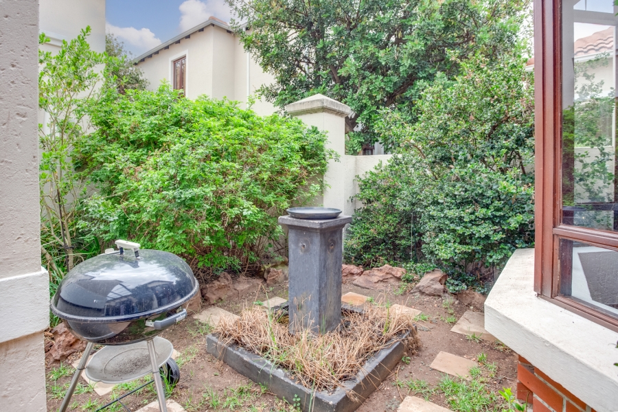 2 Bedroom Property for Sale in Sunninghill Gauteng