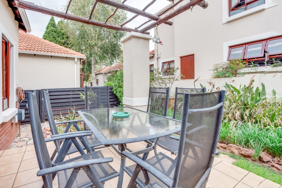 2 Bedroom Property for Sale in Sunninghill Gauteng