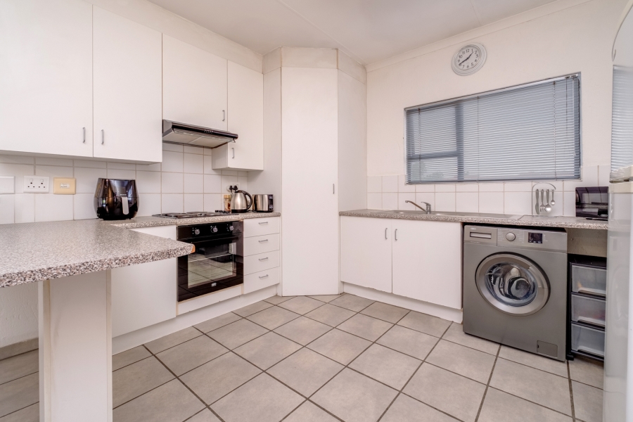 2 Bedroom Property for Sale in Sunninghill Gauteng