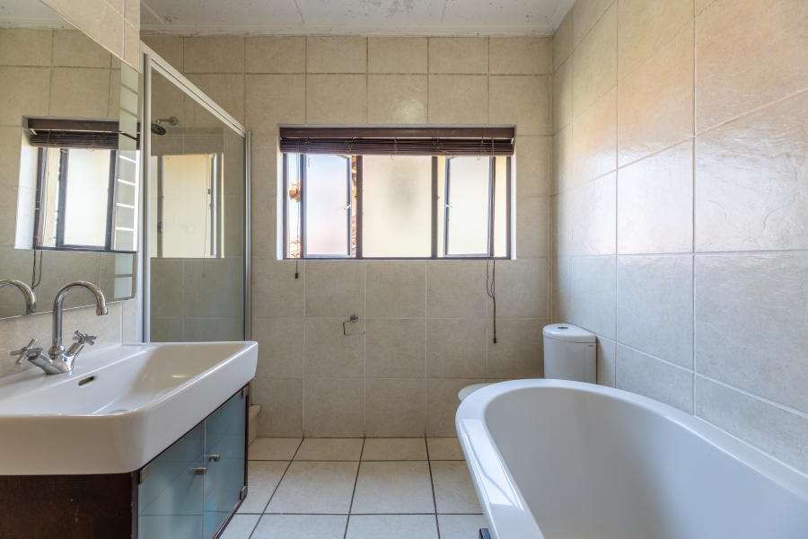 3 Bedroom Property for Sale in Sunninghill Gauteng