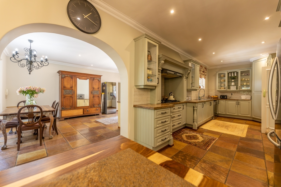 5 Bedroom Property for Sale in Bryanston Gauteng