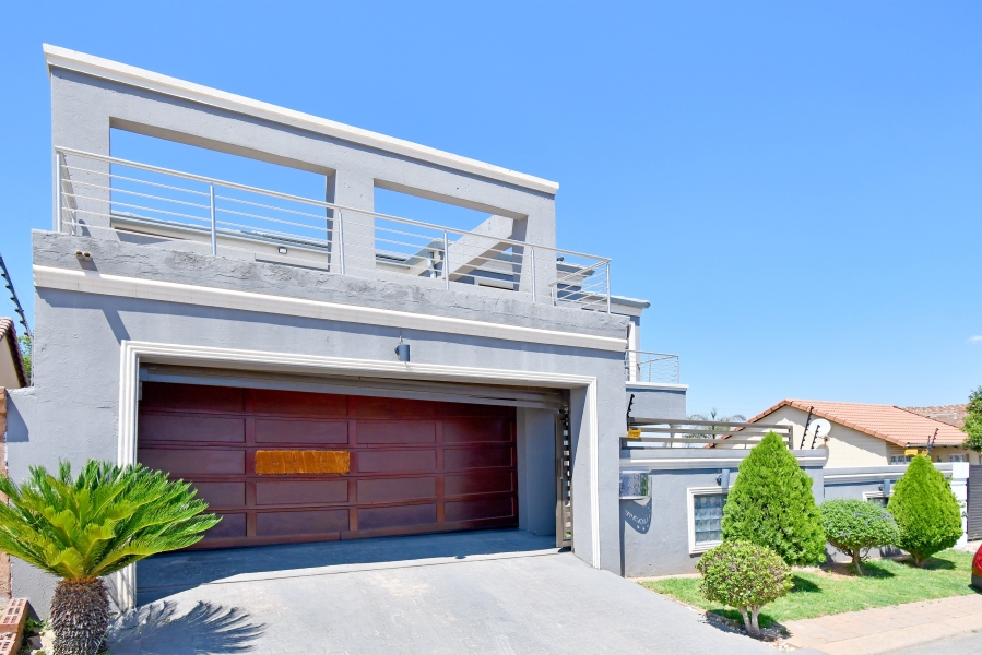 4 Bedroom Property for Sale in Cosmo City Gauteng